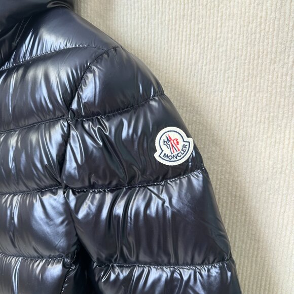 Moncler Fashion Slim-Fit Women's Warm Coat - Size L - Picture 5 of 12